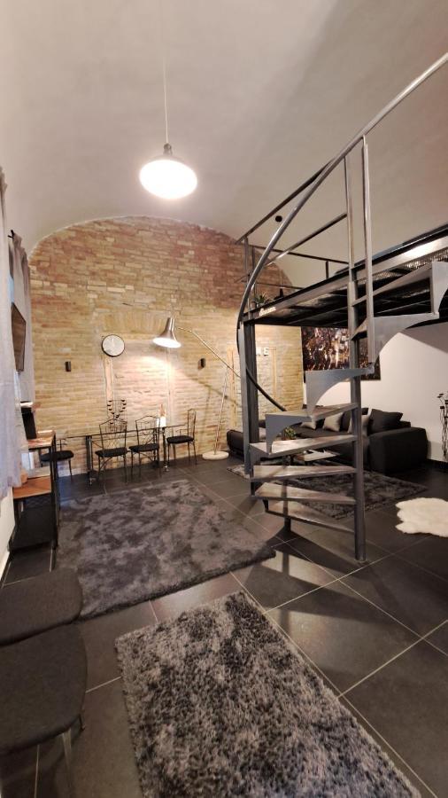 Kiraly Street , Stylish Apartment Будапеща Екстериор снимка