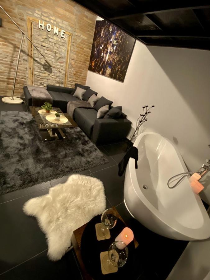 Kiraly Street , Stylish Apartment Будапеща Екстериор снимка
